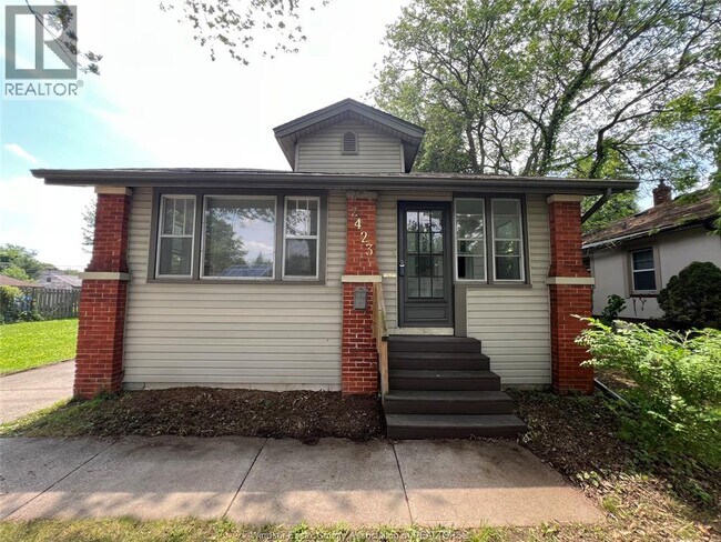 Photo - 2423 Princess Ave