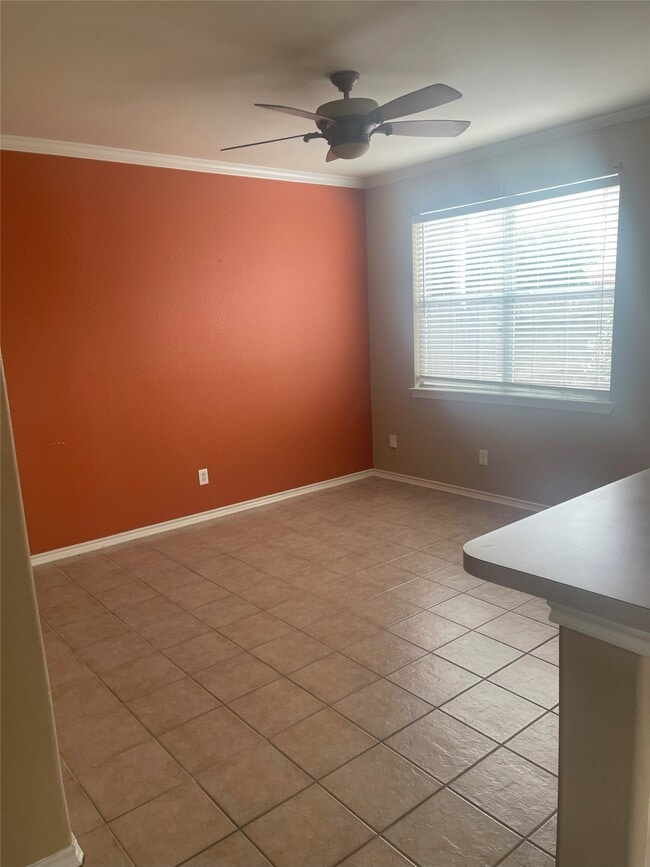 Photo - 5815 Vinemont Ln