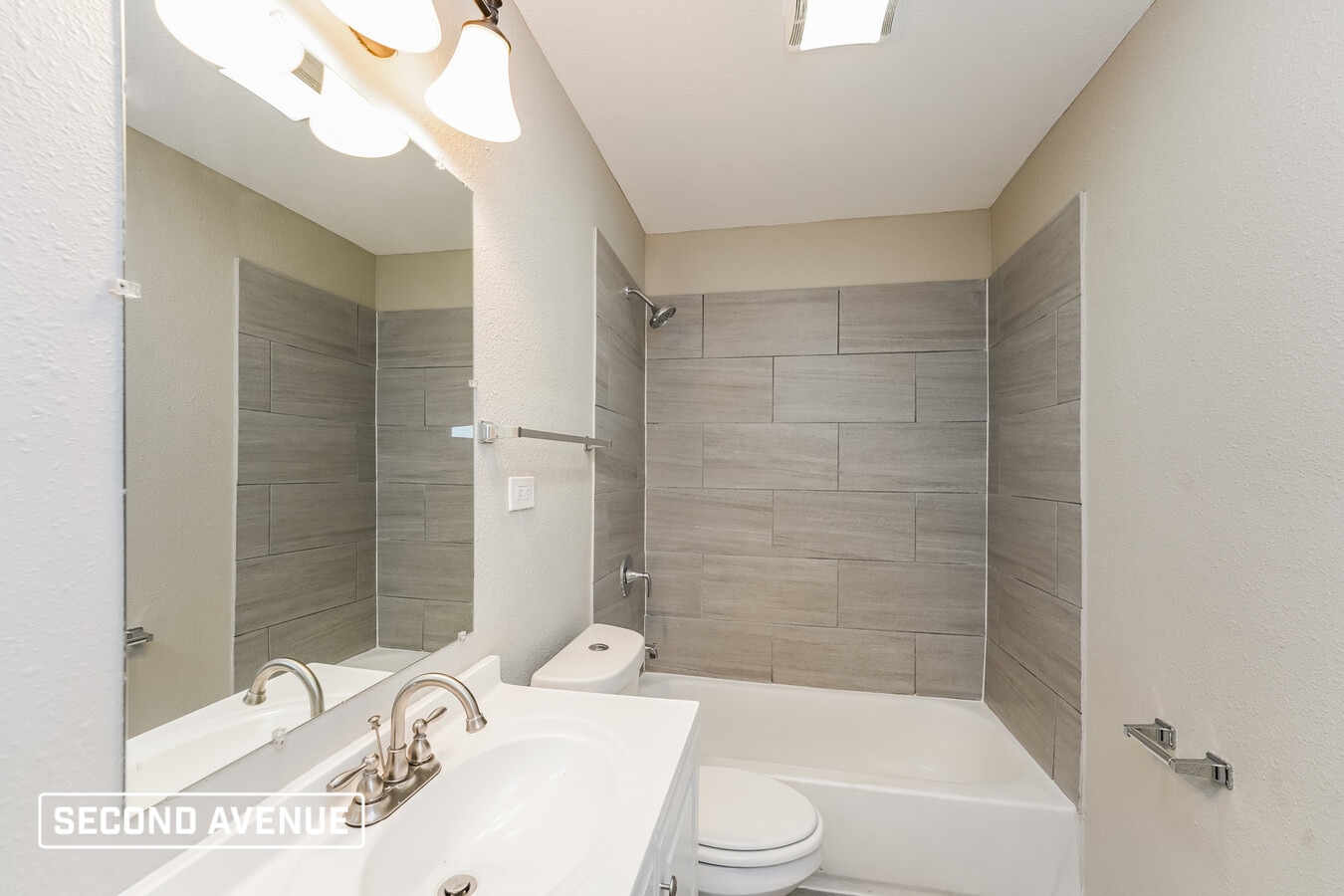 Photo - 1819 Barlow Ave