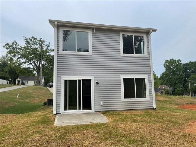 Photo - Single Family Home in Seneca!