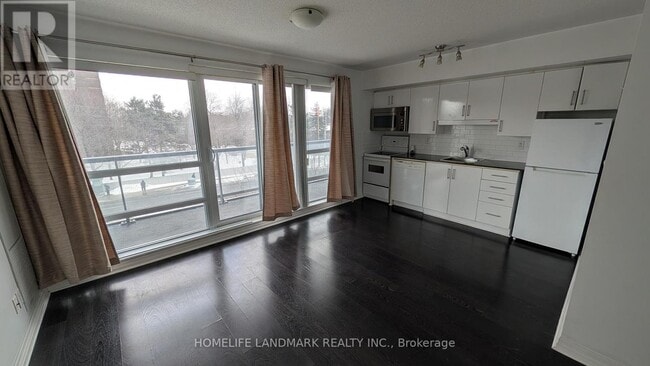 Photo - 2035 Sheppard Ave E Unité 212