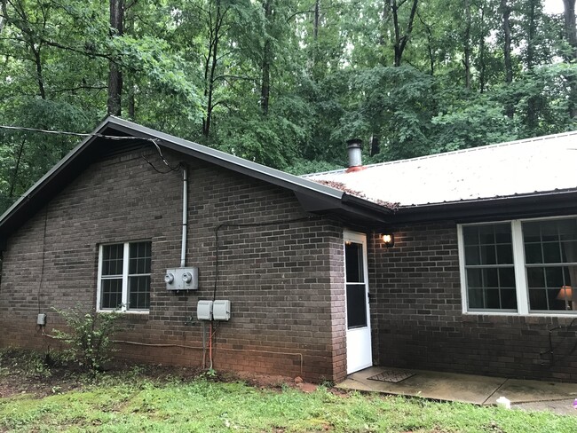 Building Photo - 2 BEDROOM DUPLEX- WESTSIDE ATHENS Rental