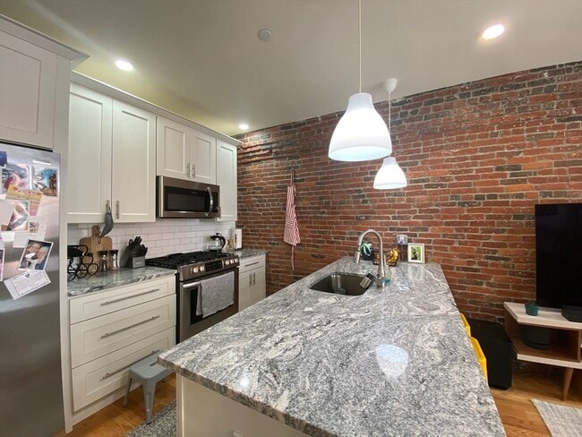 Photo - 139 Border St Unit 2B