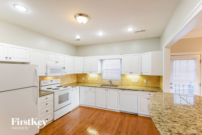 Photo - 125 Charleston Way