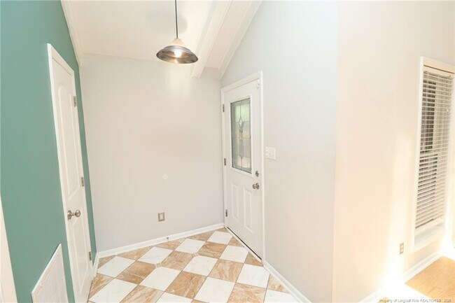 105 Cameron Ct