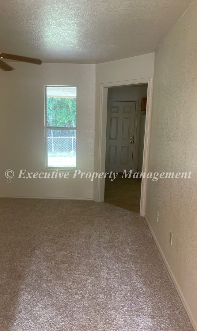 Photo - 1140-1142 County Road 4804