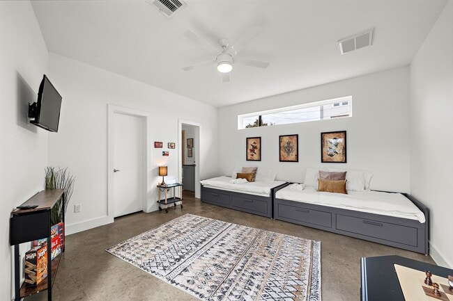 Photo - 3002 Hawkins St