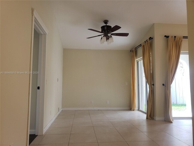 Photo - 1494 Springside Dr
