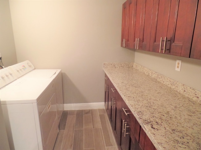 Photo - 5654 Rock Island Rd Unidad 230