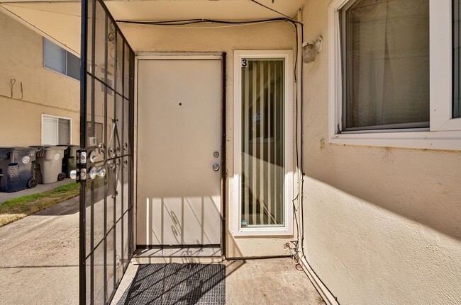 Photo - 7424 Franklin Blvd