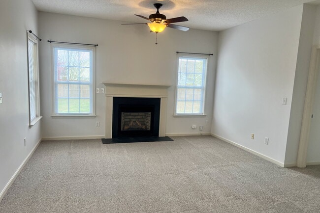 Photo - 990 Ashland Way