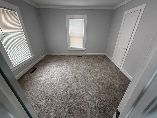 Photo - 310 Pineview St