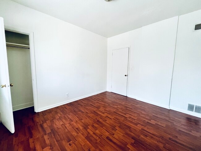 Photo - 307 Woodbine St