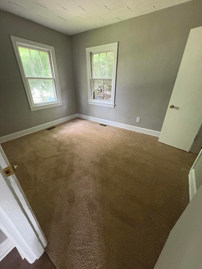 Photo - 1120 Sparks Rd