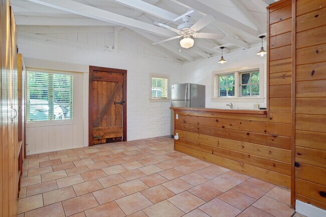 21652 Encina Rd