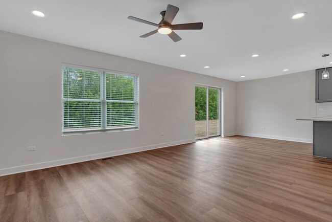 Photo - 875 Covey Ln