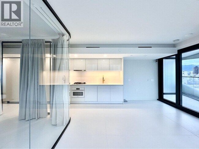 Photo - 1033 Nelson St