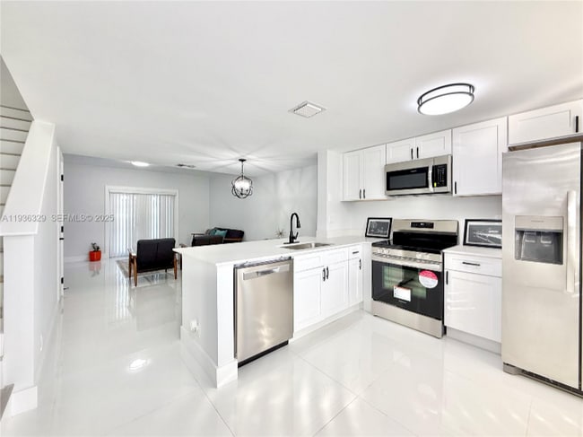 Photo - 2699 NE 15th St