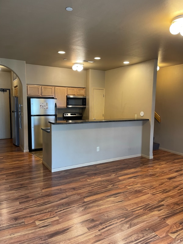 Building Photo - 404 S Johnson St