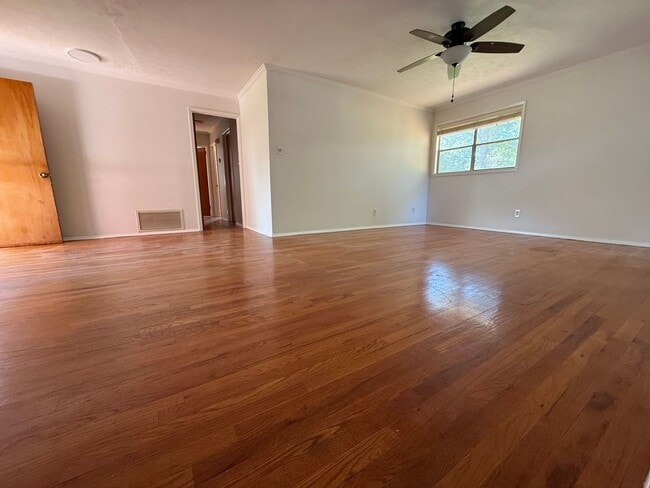 Photo - 1821 Grove Hill Ln