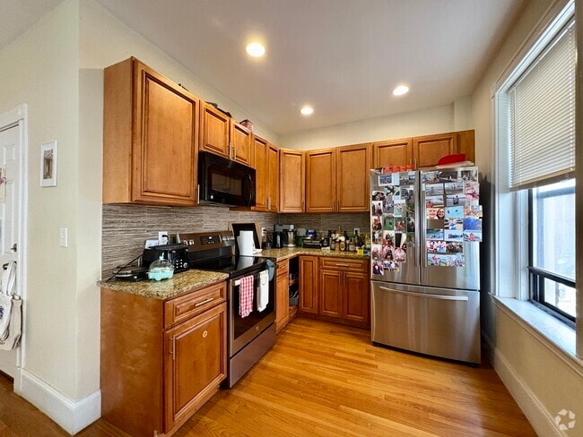 Building Photo - 184 Saint Paul St Unit 1 Rental