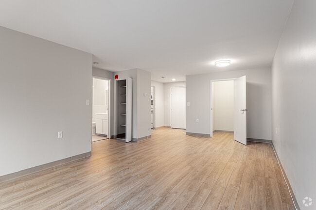 1BR, 1BA - 720SF