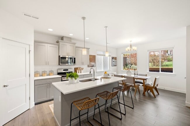 Photo - 4Bd/3.5Ba Covington House