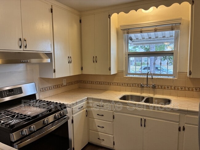Photo - 621 2nd Ave