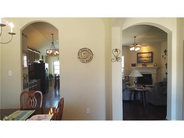 Photo - 706 Ireland Way