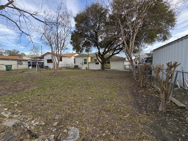 Photo - 809 Elmwood Dr