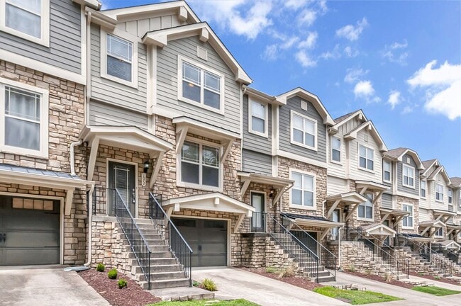 Photo - Awesome 3BE/2.5BA home in Bellevue!