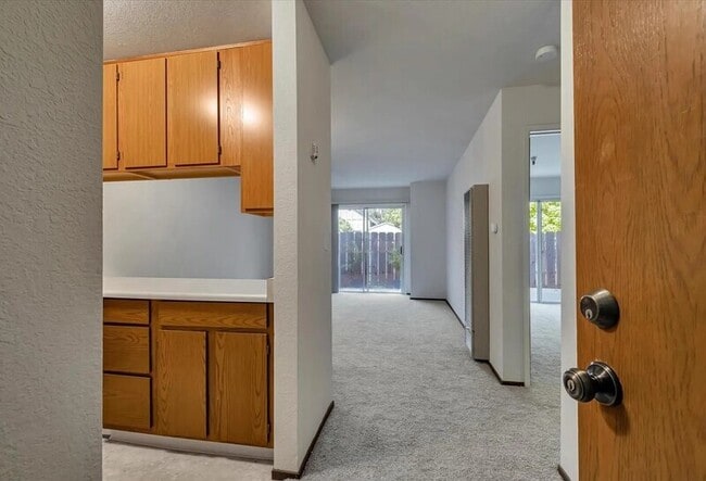 Building Photo - 106 Vista Prieta Ct Unit 106