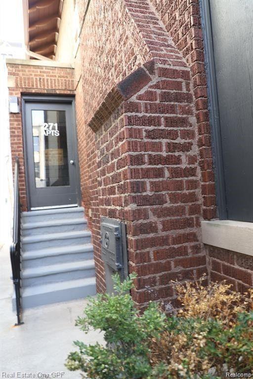 Photo - 271 W Maple Rd Unit 4