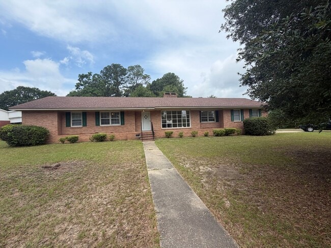 Building Photo - 215 Lesesne Dr