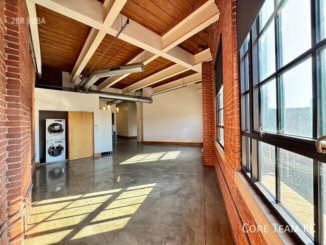 Building Photo - 382 W 22nd St Unit 405 Rental