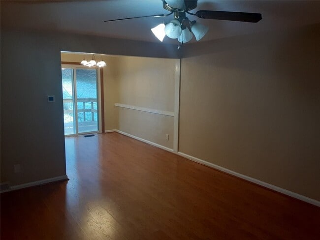 Photo - 32 Vestal Ave