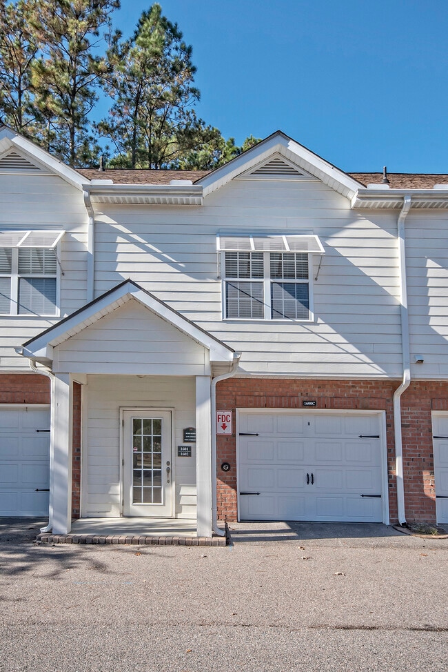 Photo - 1602 Basildon Rd