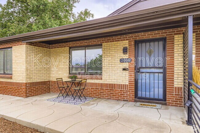 Building Photo - 2000 W Elk Pl Rental