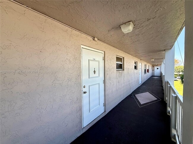 Photo - 1075 Riverside Dr Unit 306