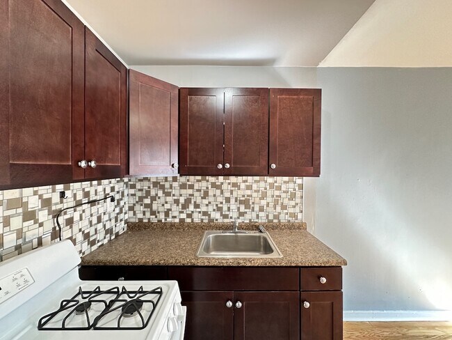 Photo - 5662 N Ridge Ave Unit E2