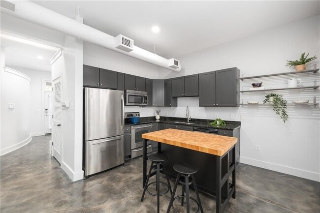 Photo - 791 Wylie St SE