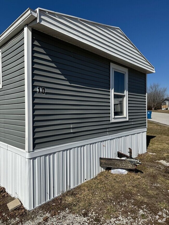Building Photo - Mobile Home For Rent / Rent to Own