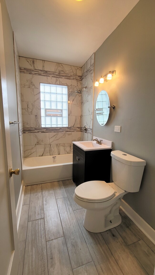 Photo - 7637 S Kingston Ave Unit 2