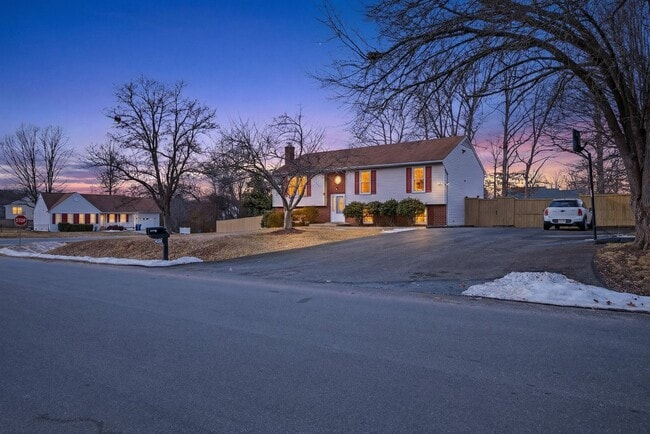Photo - 136 Stevens Dr