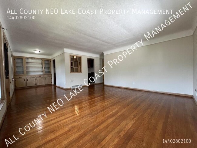 Photo - 8017 Fernhill Ave