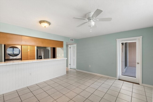 Photo - 3 Bedroom, 2 Bathroom Unfurnished Condo for a 1 year lease!