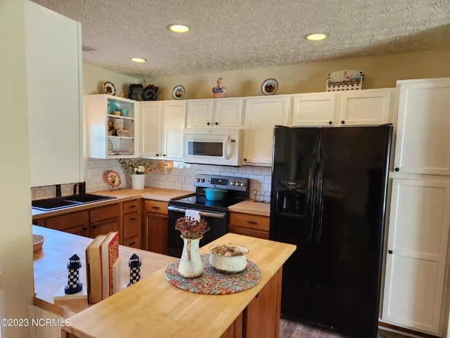 Photo - 105 Huntmaster Ct