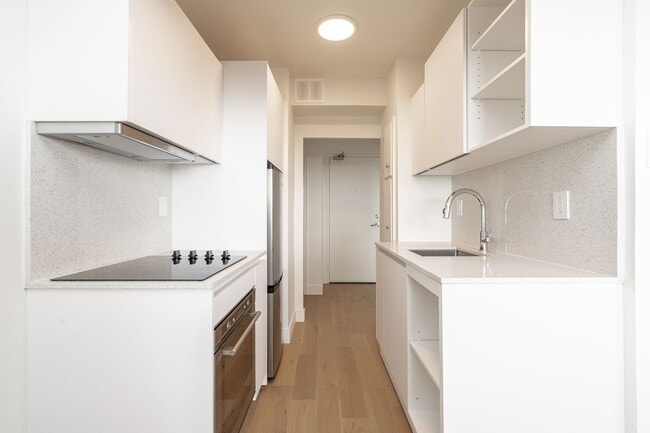 Photo - 99 Tyndall Ave Unit 706