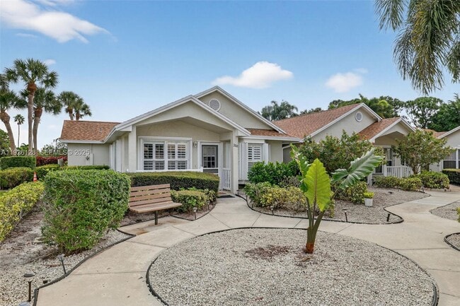 Photo - 210 NW Zanzibar Pl