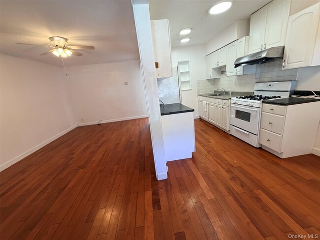 Photo - 57-34 163rd St Unit 2nd Floor